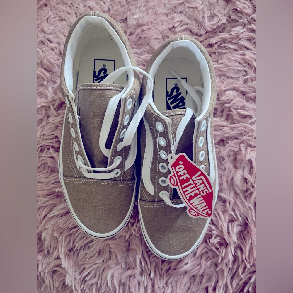 Size 5.5 women’s Vans Old Skool. BRAND NEW IN BOX!!!